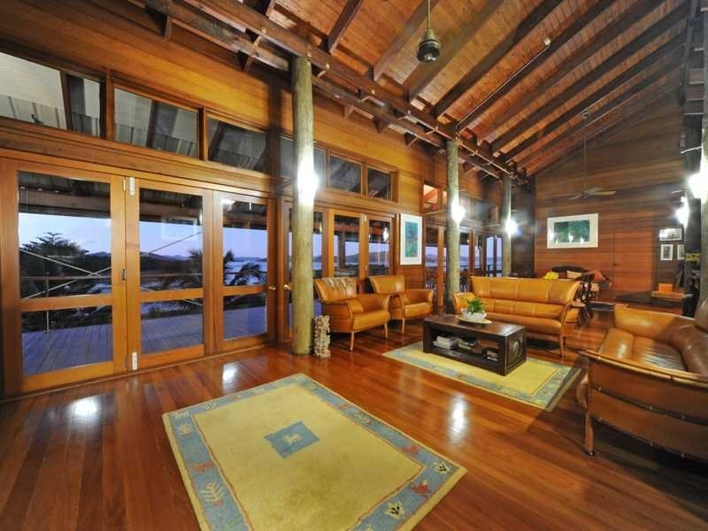 7 Warrain Street, Shute Harbour QLD 4802