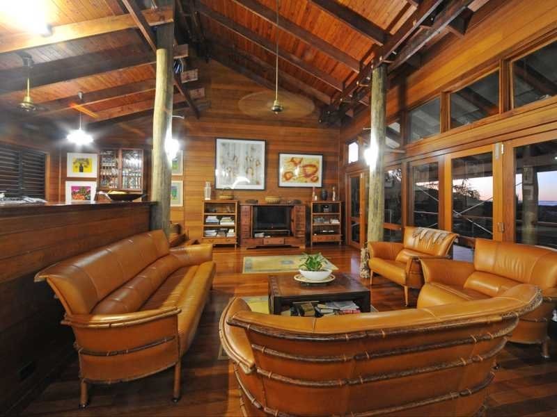 7 Warrain Street, Shute Harbour QLD 4802