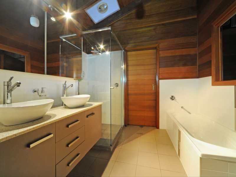 7 Warrain Street, Shute Harbour QLD 4802