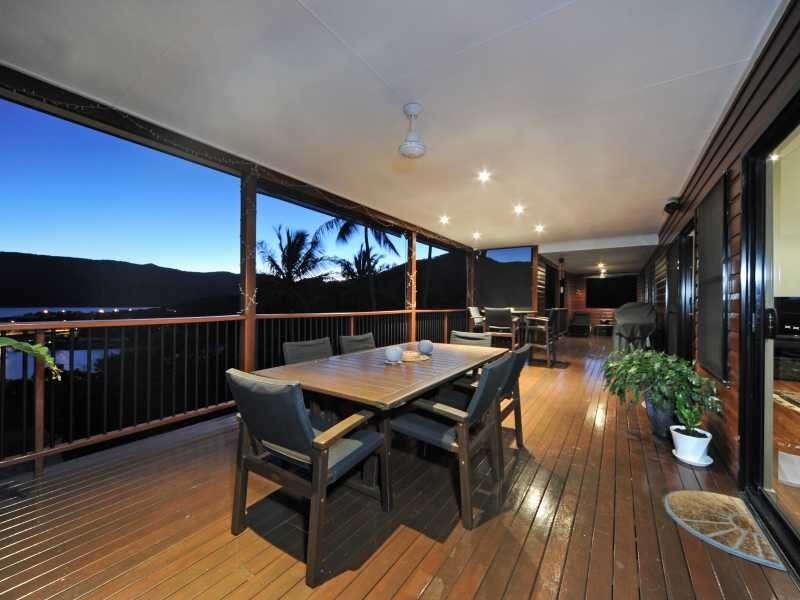 46 Harbour Avenue, Shute Harbour QLD 4802