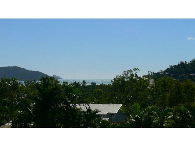 10 Country Road, Cannonvale QLD 4802