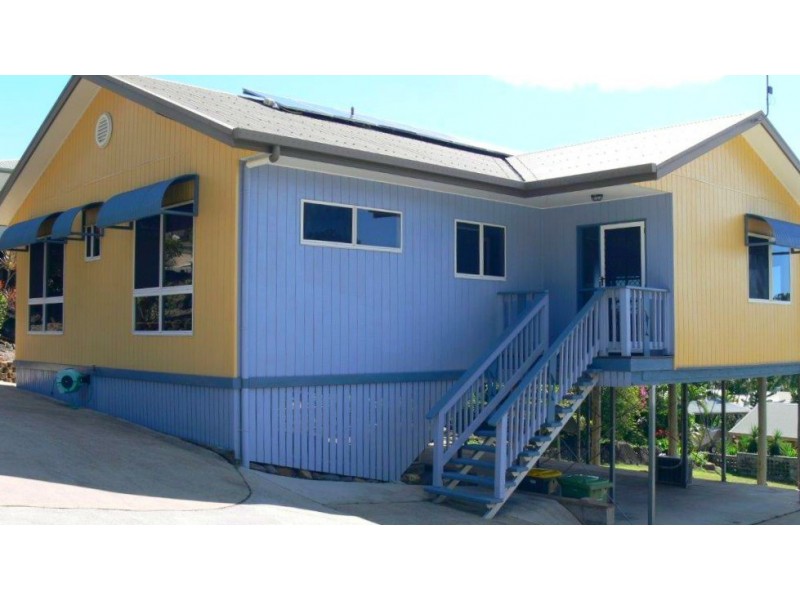 10 Country Road, Cannonvale QLD 4802