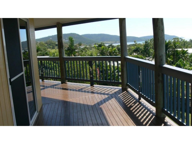 10 Country Road, Cannonvale QLD 4802