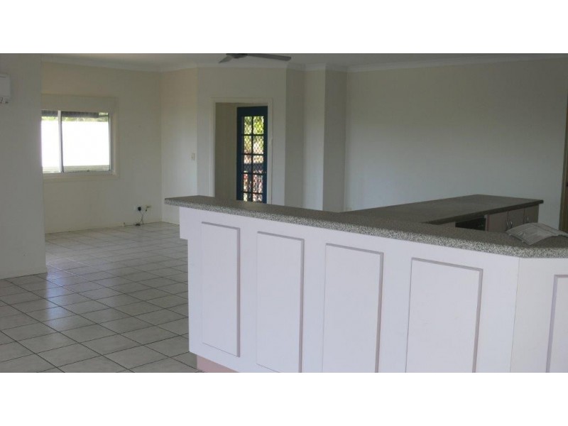 10 Country Road, Cannonvale QLD 4802