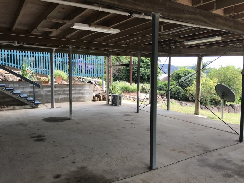 10 Country Road, Cannonvale QLD 4802