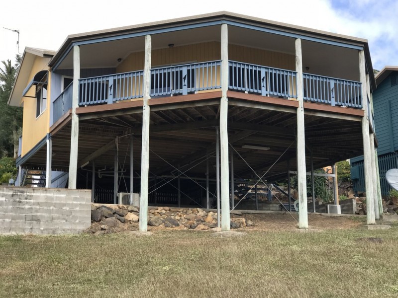 10 Country Road, Cannonvale QLD 4802