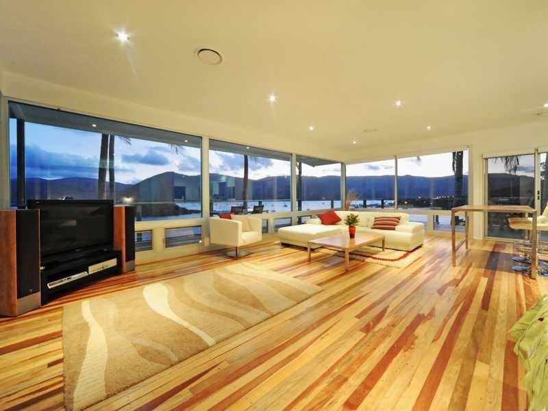29 Warrain Street, Shute Harbour QLD 4802