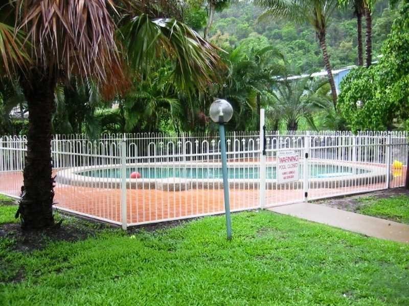 9/6 St Martins Lane, Cannonvale QLD 4802