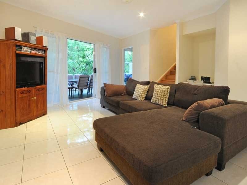 2/6 Salmon Street, Cannonvale QLD 4802