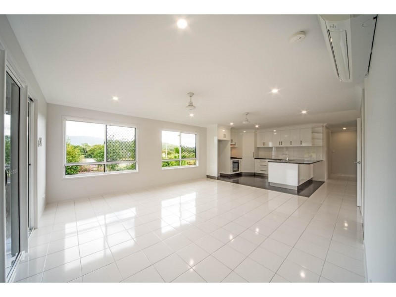 6 Bowline Lane, Cannonvale QLD 4802