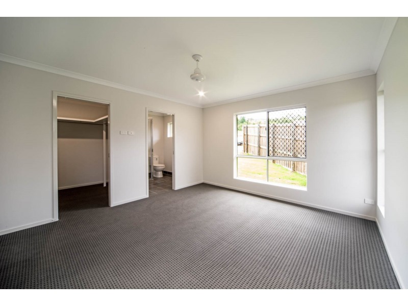 6 Bowline Lane, Cannonvale QLD 4802