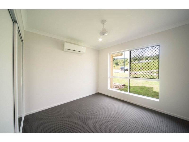 6 Bowline Lane, Cannonvale QLD 4802