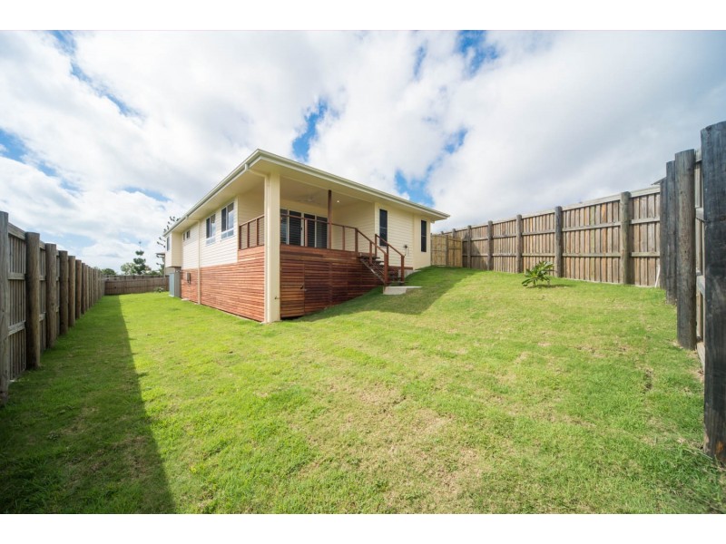6 Bowline Lane, Cannonvale QLD 4802