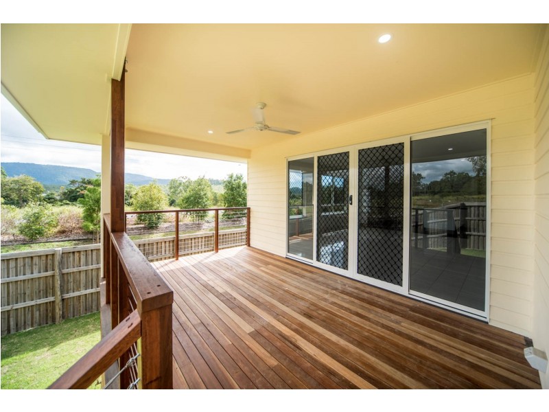 6 Bowline Lane, Cannonvale QLD 4802