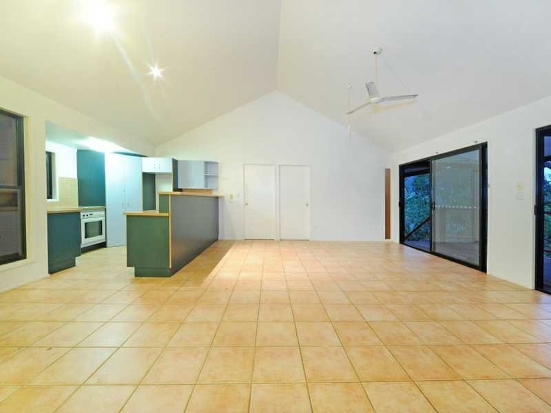 5 Macona Crescent, Cannonvale QLD 4802