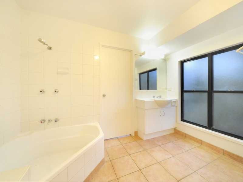 5 Macona Crescent, Cannonvale QLD 4802