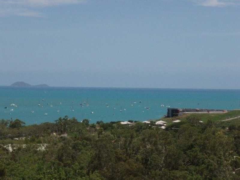 19 Woodwark Crescent, Cannonvale QLD 4802