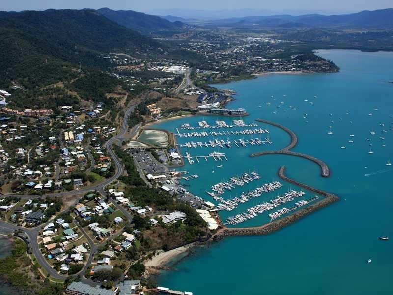 19 Woodwark Crescent, Cannonvale QLD 4802