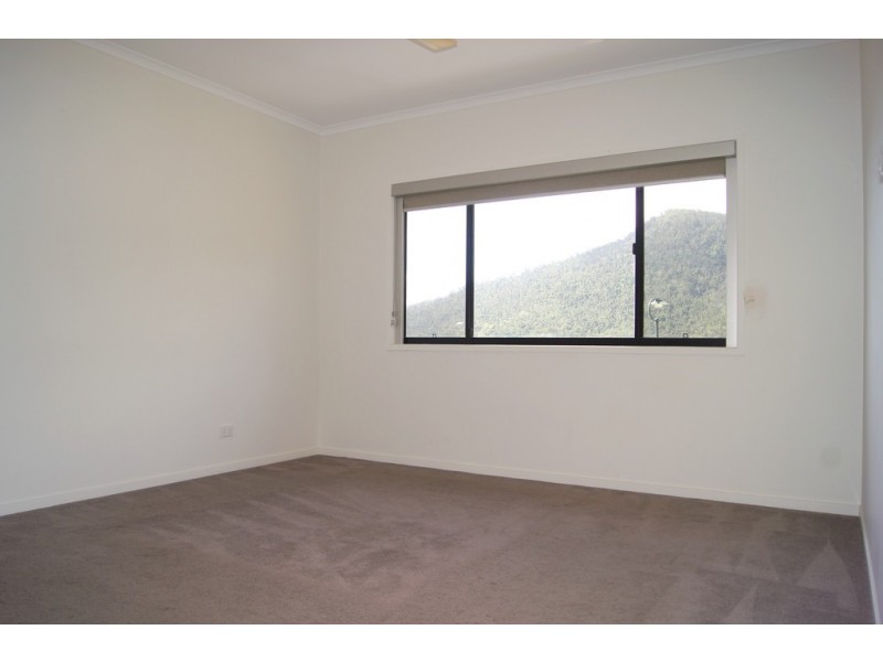 20 Scarlett Gum Close, Cannonvale QLD 4802