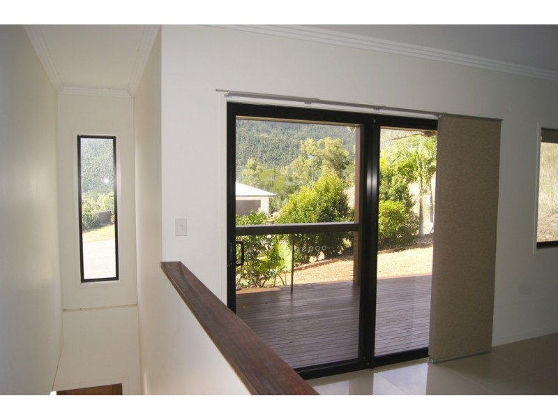 20 Scarlett Gum Close, Cannonvale QLD 4802