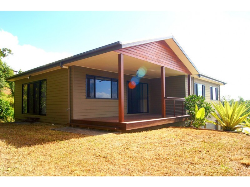 20 Scarlett Gum Close, Cannonvale QLD 4802