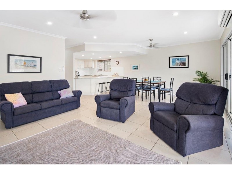 87 Abell Road, Cannonvale QLD 4802