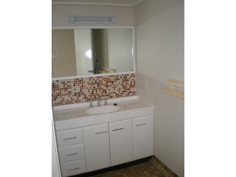 2/3 Lamond Street, Airlie Beach QLD 4802