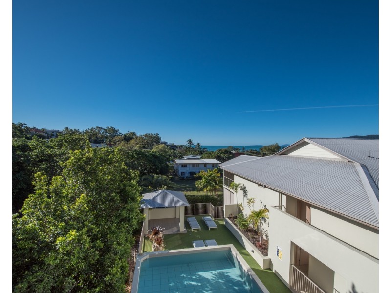 8/14 Waterson Way, Airlie Beach QLD 4802