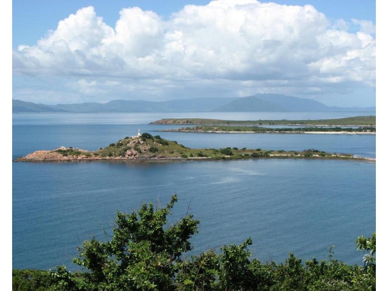 44 Wentworth Street, Bowen QLD 4805