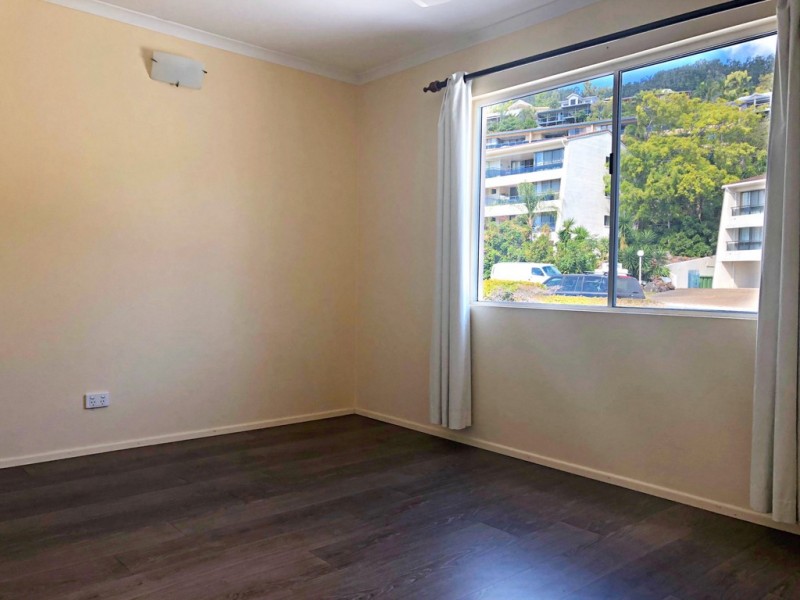 11/11 Island Drive, Cannonvale QLD 4802