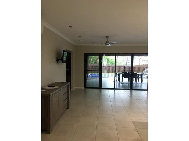 17 Hidden Court, Cannonvale QLD 4802