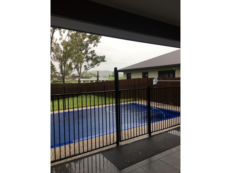 17 Hidden Court, Cannonvale QLD 4802
