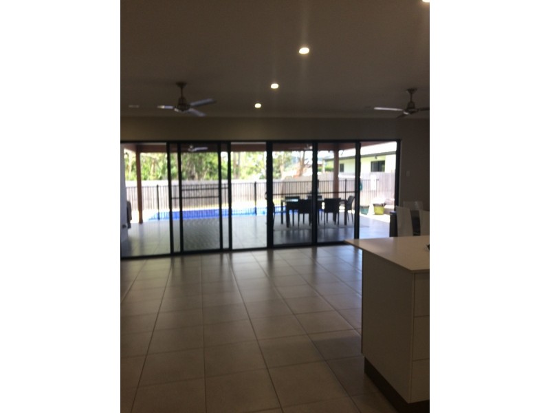 17 Hidden Court, Cannonvale QLD 4802