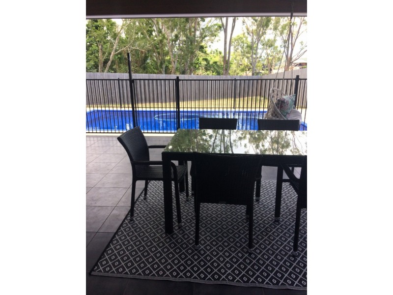 17 Hidden Court, Cannonvale QLD 4802