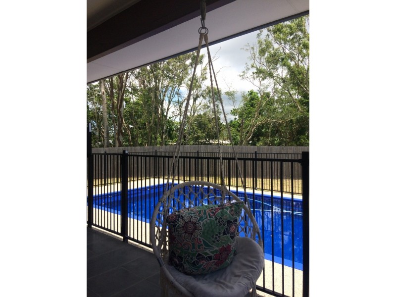 17 Hidden Court, Cannonvale QLD 4802