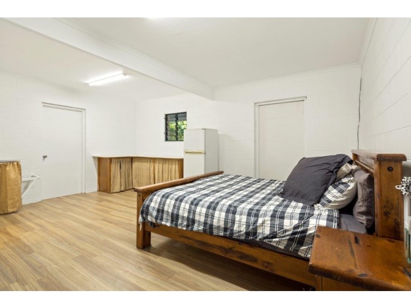 18 Moon Crescent, Sugarloaf QLD 4800
