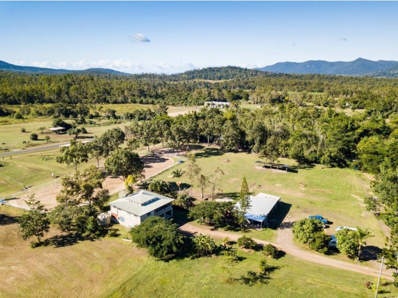 18 Moon Crescent, Sugarloaf QLD 4800