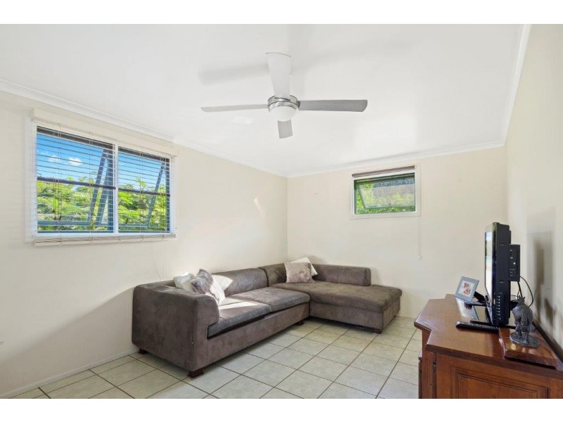 18 Moon Crescent, Sugarloaf QLD 4800