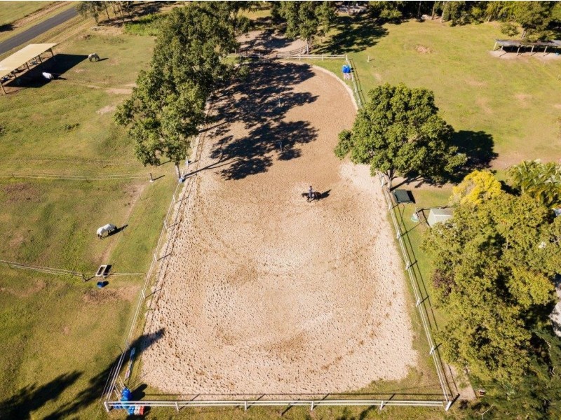 18 Moon Crescent, Sugarloaf QLD 4800