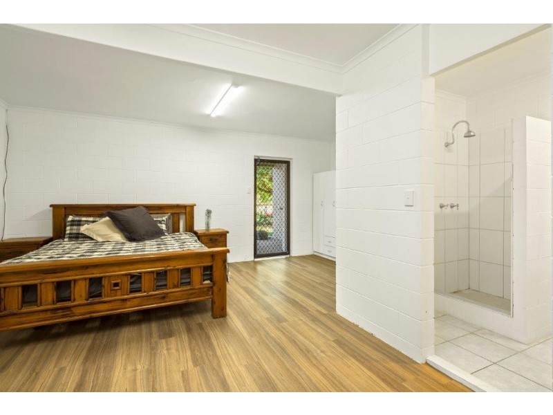 18 Moon Crescent, Sugarloaf QLD 4800