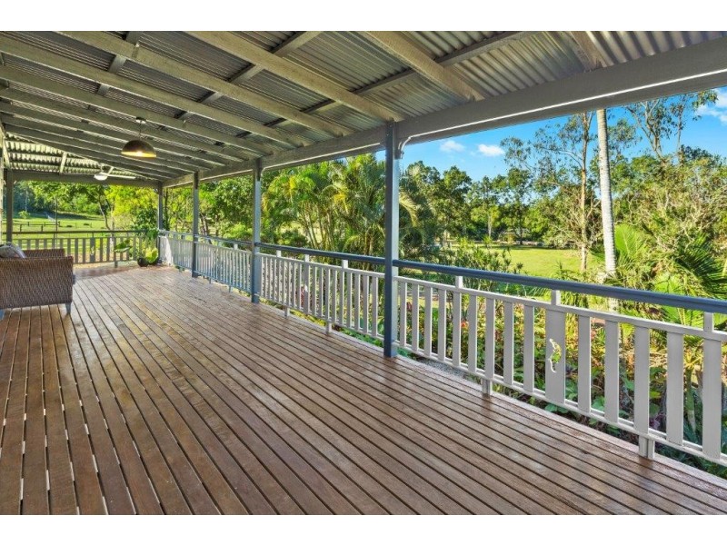 18 Moon Crescent, Sugarloaf QLD 4800