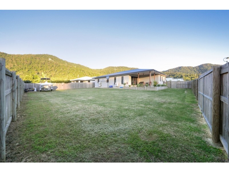 1 Endeavour Circuit, Cannonvale QLD 4802