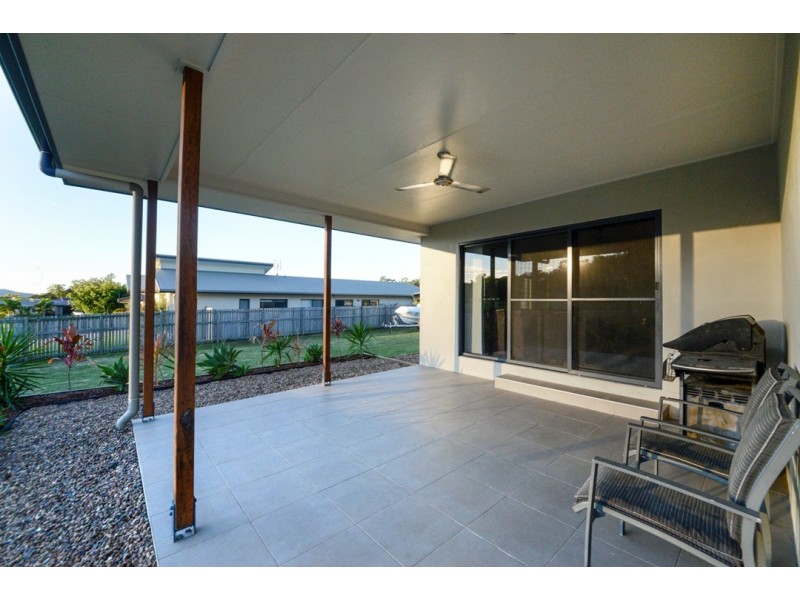 1 Endeavour Circuit, Cannonvale QLD 4802