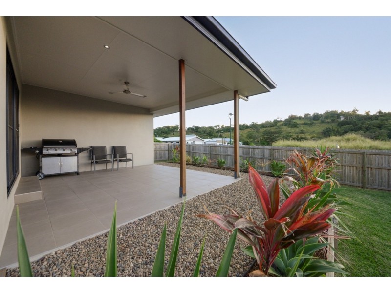 1 Endeavour Circuit, Cannonvale QLD 4802