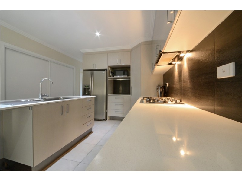 1 Endeavour Circuit, Cannonvale QLD 4802