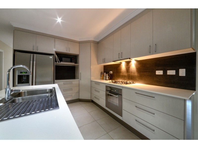 1 Endeavour Circuit, Cannonvale QLD 4802