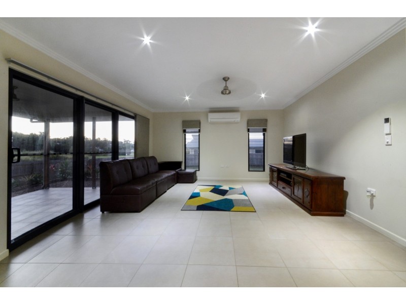 1 Endeavour Circuit, Cannonvale QLD 4802