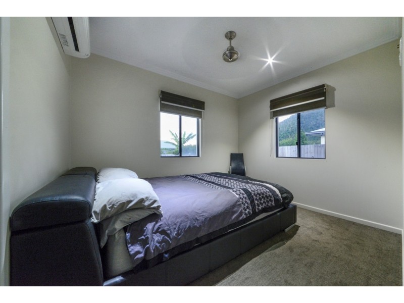 1 Endeavour Circuit, Cannonvale QLD 4802