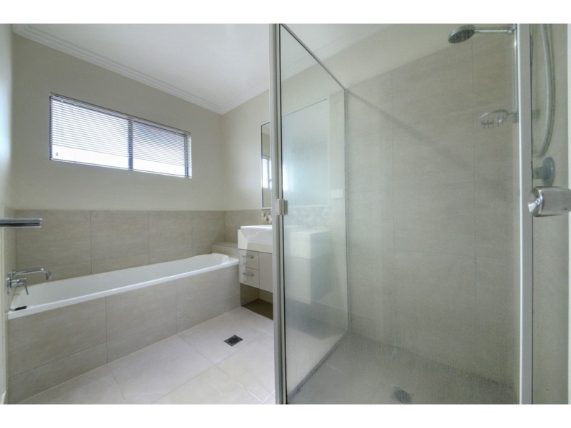 1 Endeavour Circuit, Cannonvale QLD 4802