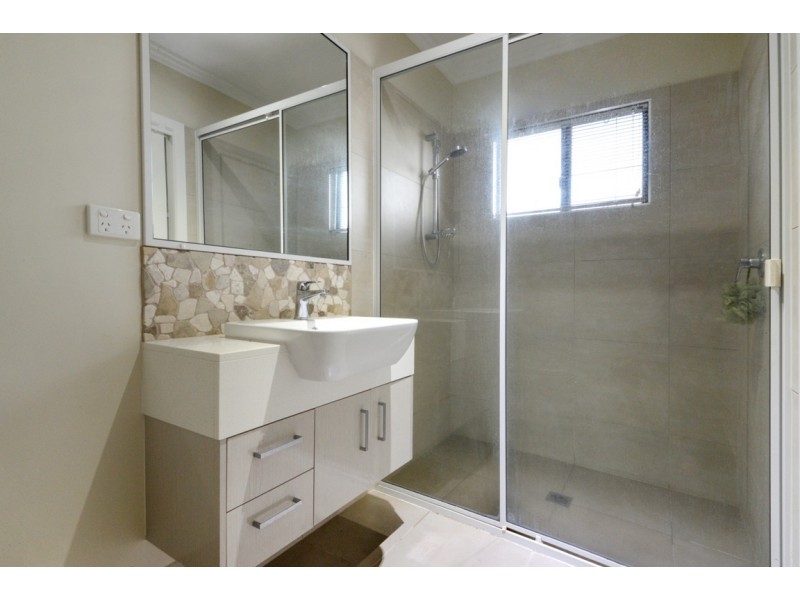 1 Endeavour Circuit, Cannonvale QLD 4802